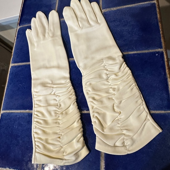 White MCM Gloves Ruched Elbow Length MCM Perfct Condition - Picture 4 of 13